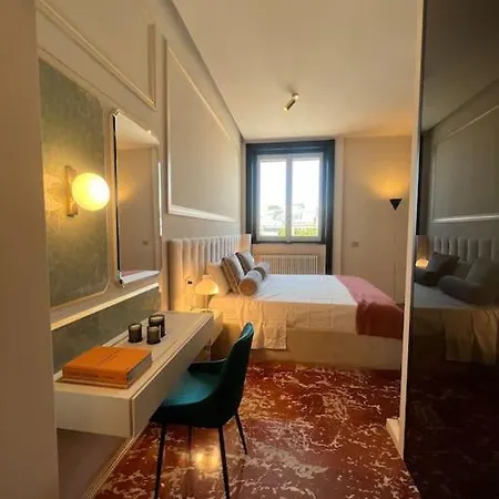Suite 3 Minutes' Walk From The Duomo Cathedral Milan Exterior photo